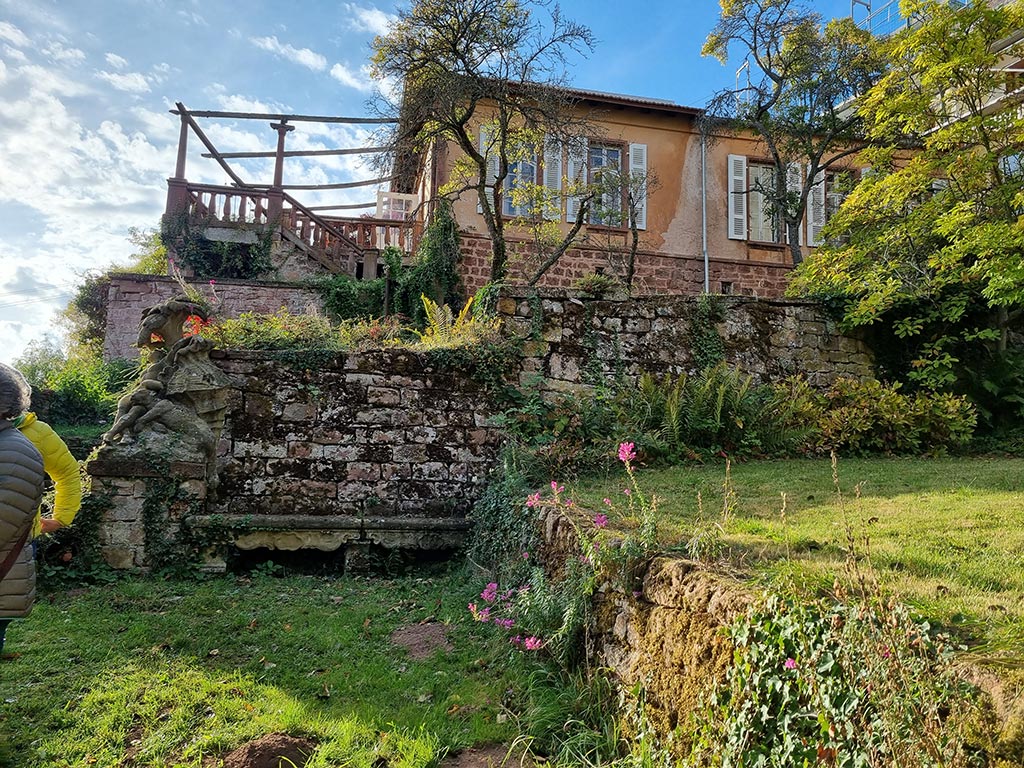 Garten Slevogthof, Hofgut Neukastell in Leinsweiler in der Südpfalz