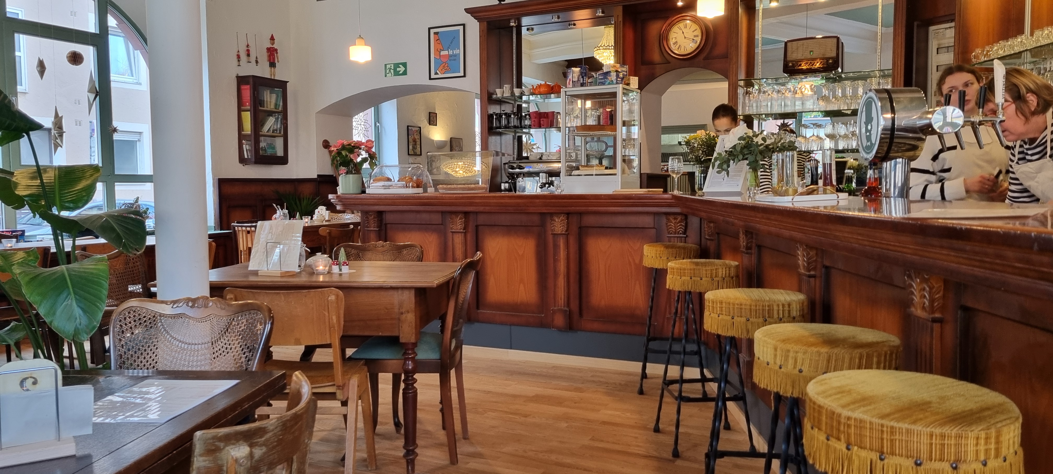 Visite Ma Tante - Café & Brasserie
